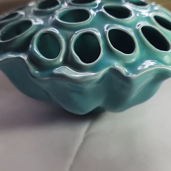 Vintage Set Of 2 Lotus Seed Pod Vases Aqua Blue - Picture 9 of 16